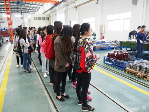 順德職業(yè)技術學院44名學生到聯升公司參觀學習